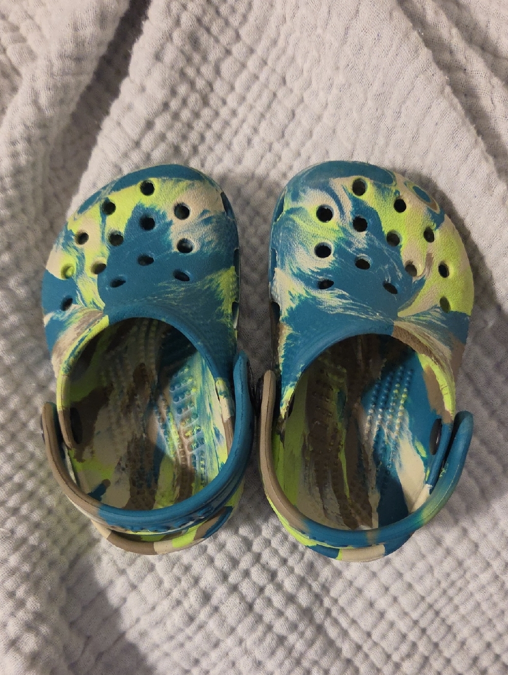 CROCS Kids Swirl Clog in Teal, Neon Yellow & Cream